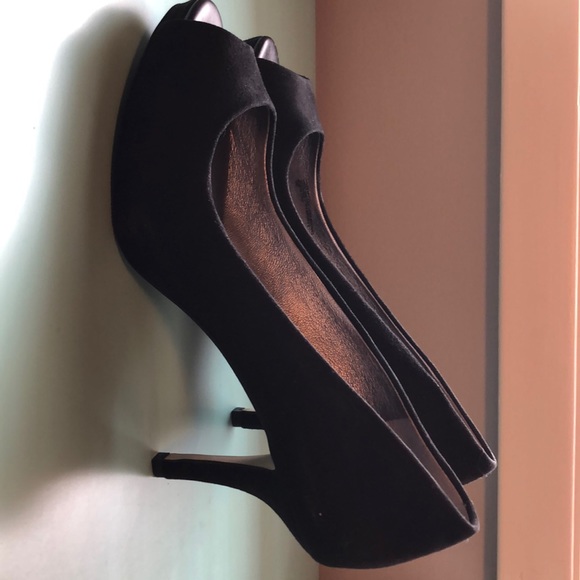Banana Republic Suede Peep Toe Pumps - Picture 5 of 6